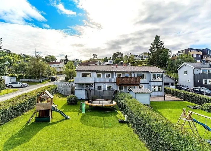 Spacious House Close To World Championship 아파트