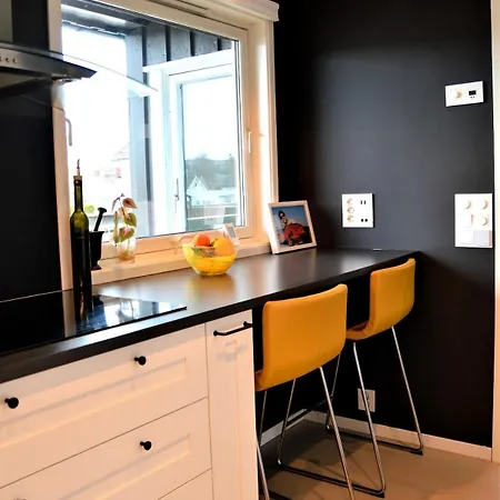 Lägenhet Spacious House Close To World Championship *